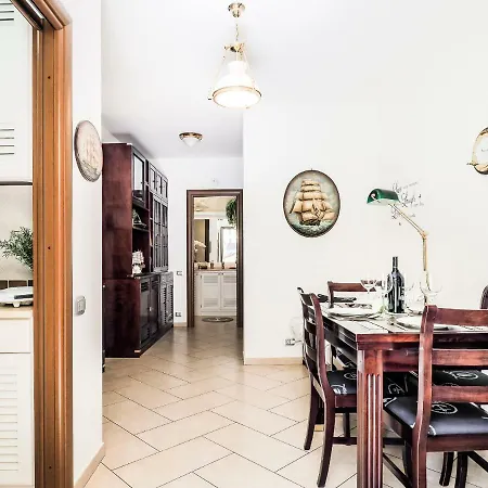 Apartment La Strada Al Mare *