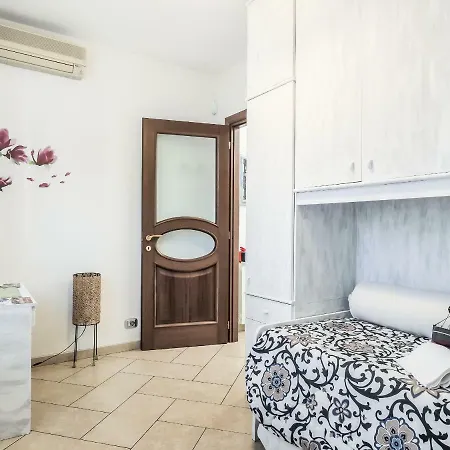 Apartment La Strada Al Mare *